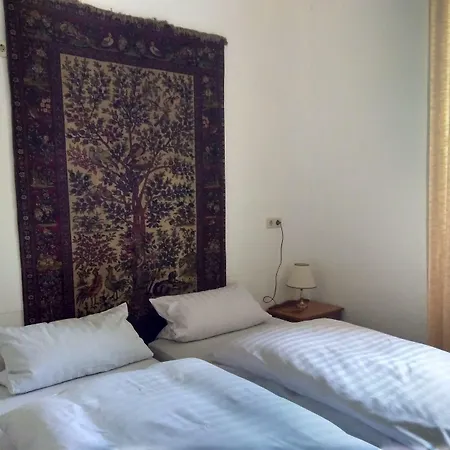 Vendégház Ferienzimmer Im Schloss 3*
